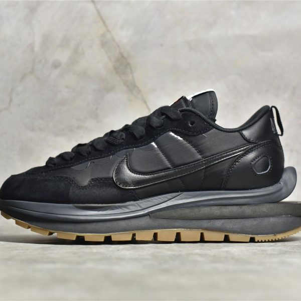 Sacai × Nike VaporWaffle "Black and gum" Reps