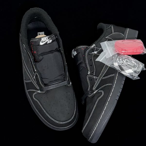 Top-down view of Travis Scott Black Phantom Reps