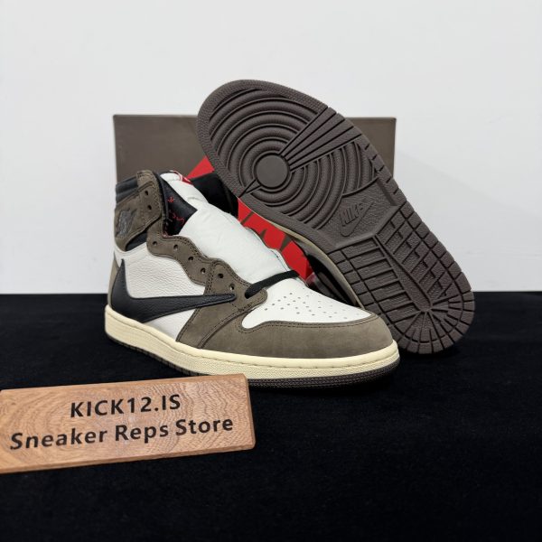 Outsole of Travis Scott Jordan 1 High Mocha Reps with traction pattern