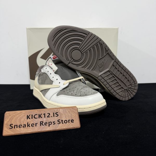 Outsole of Travis Scott Reverse Mocha Reps with traction pattern