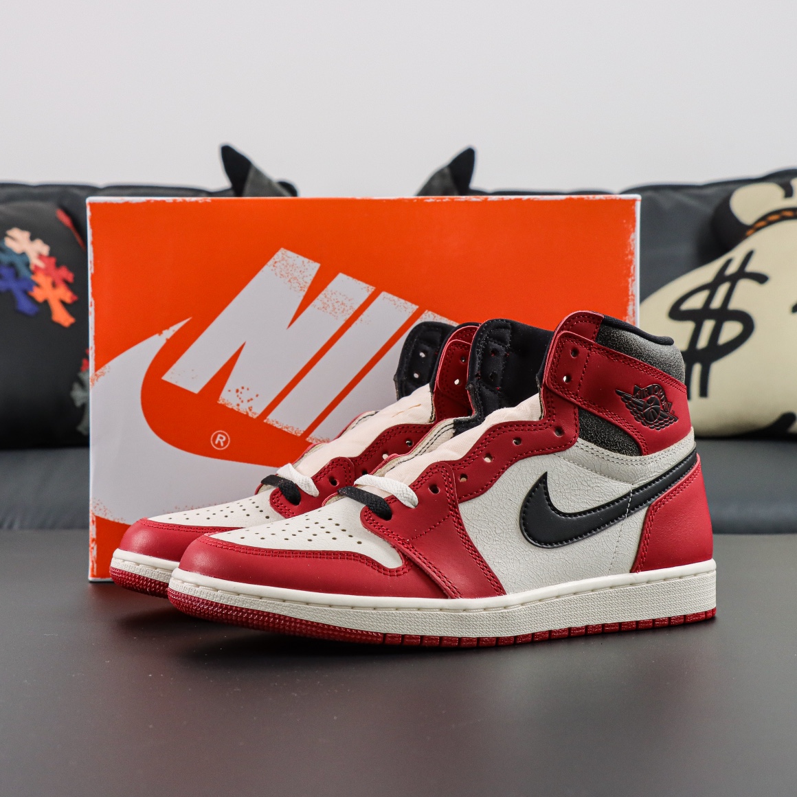 Jordan 1 Lost and Found reps with vintage-style box and cracked leather