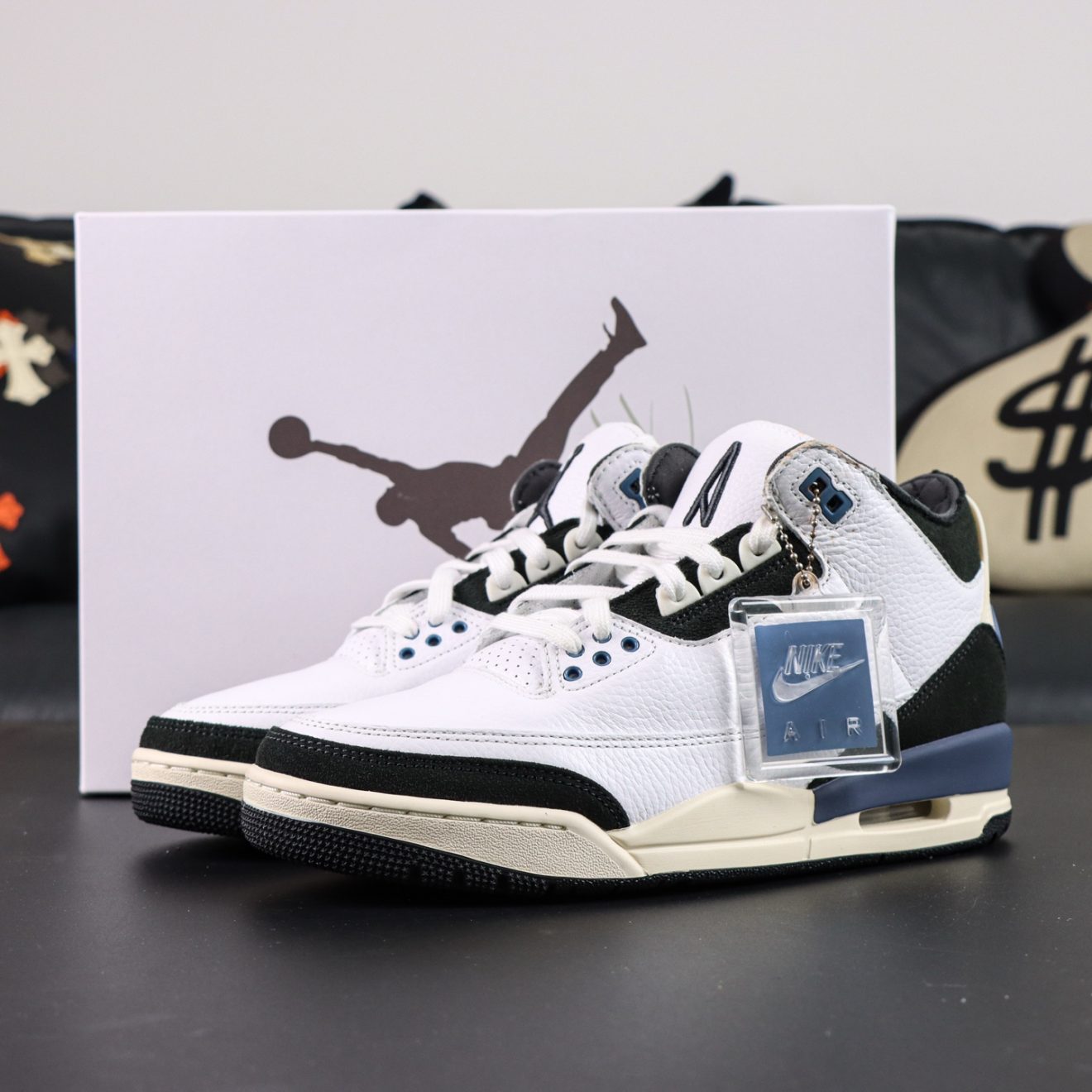 Jordan 3 Diffused Blue Reps with box and accessories