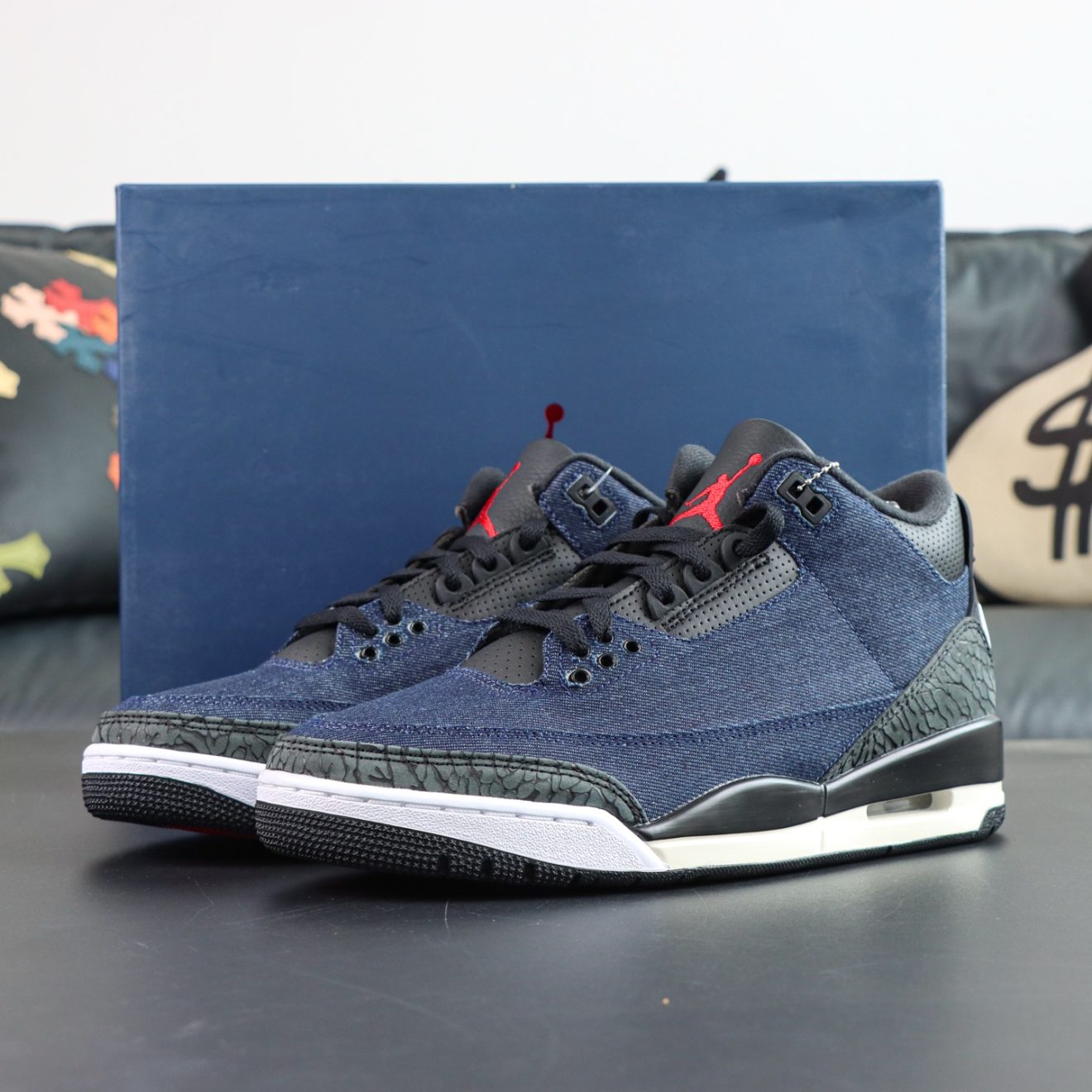 Levi’s Jordan 3 Indigo Reps with box