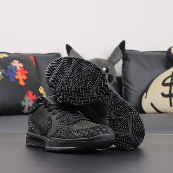 Sole view of Kobe 4 Black Mamba reps featuring durable traction pattern