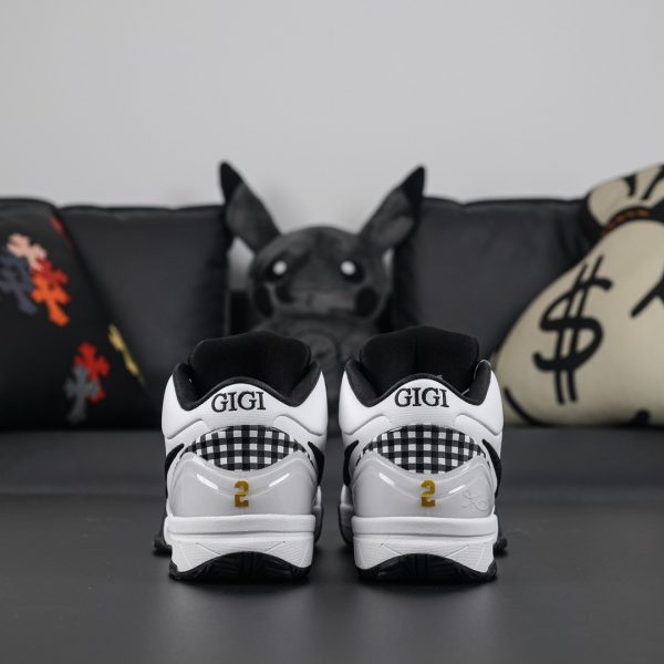 Rear heel of Kobe 4 Gigi Reps with Mamba and Mambacita logo