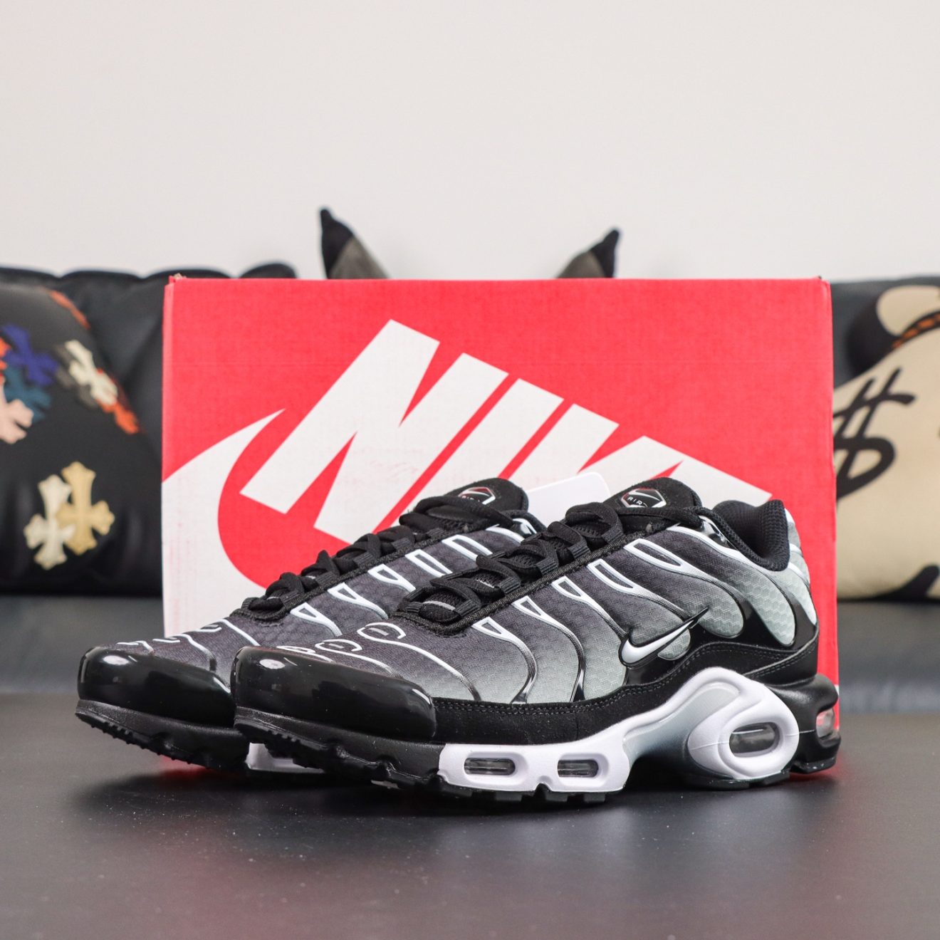 Air Max Plus Triple Black Grey