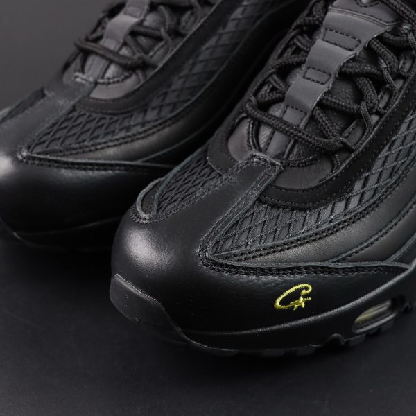 Close-up of toebox on Air Max 95 Corteiz reps with layered material and contrast stitching