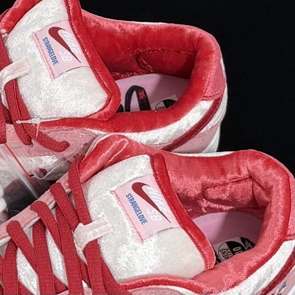 Tongue detail on Strangelove Dunks Reps with Nike SB logo