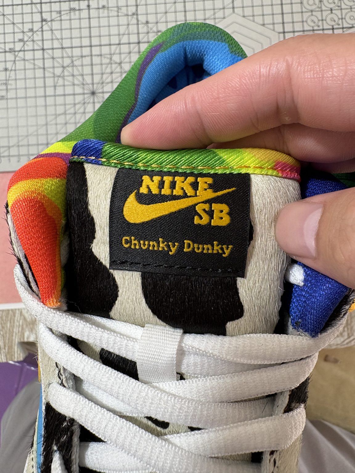 Chunky Dunky tongue label with signature lettering on SB Dunk replicas