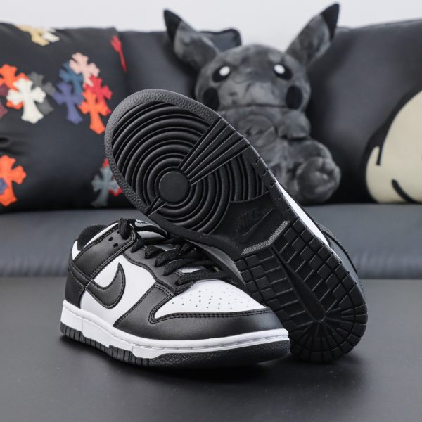 Sole of Panda Dunk reps with Dunk traction pattern