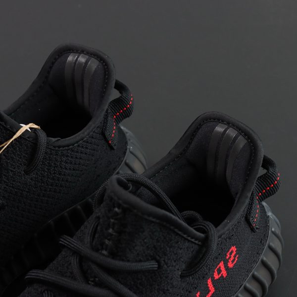 Tongue padding and collar lining of Yeezy 350 Bred reps
