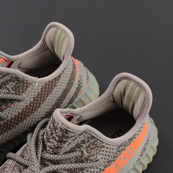 Sock collar and tongue padding of Yeezy 350 Beluga reps with Primeknit