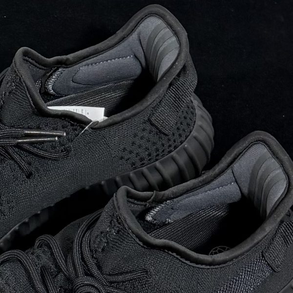 Top detail on Yeezy 350 Onyx Reps showing knit construction