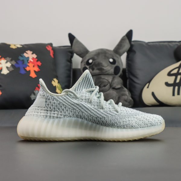 Inside view of Cloud White Yeezy 350 reps showing gradient Primeknit