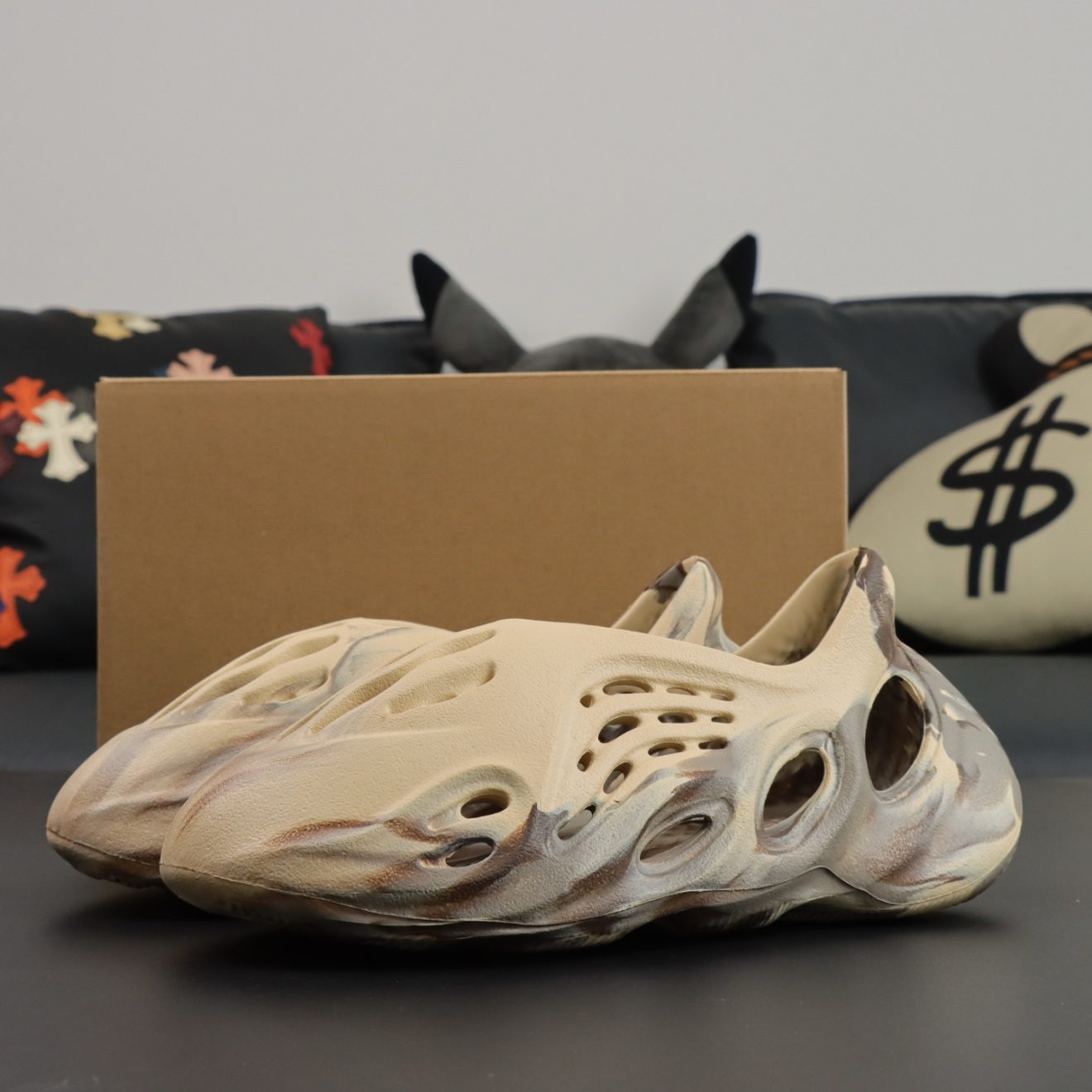 Yeezy Foam Runner Cream Clay reps with beige clay swirl and box