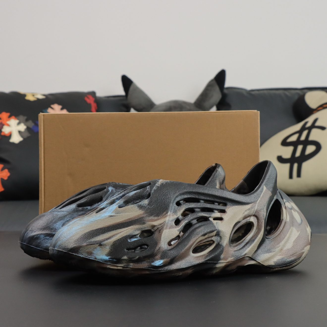 Yeezy Foam Runner Cinder Reps with dark MX swirl and original box