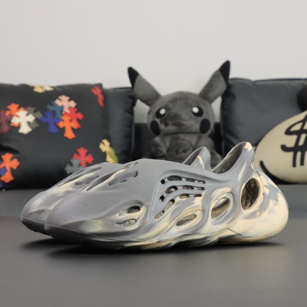 Side view of Moon Gray Foam Runner replica in MXT marbled colorway