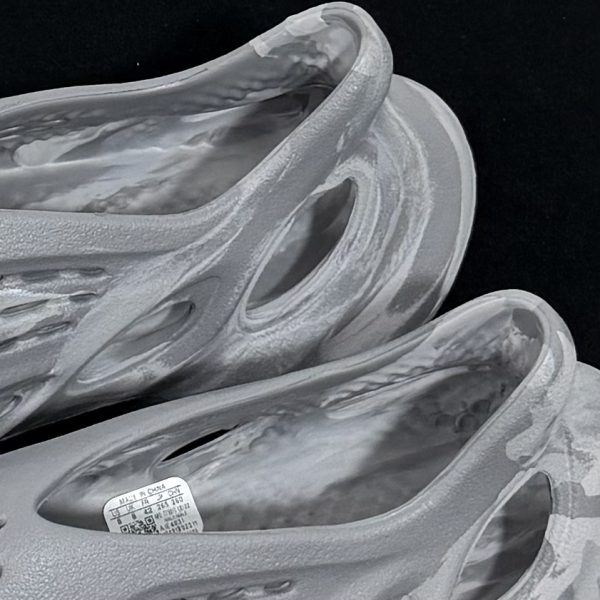 Top opening detail of Yeezy Foam Runner Granite Reps
