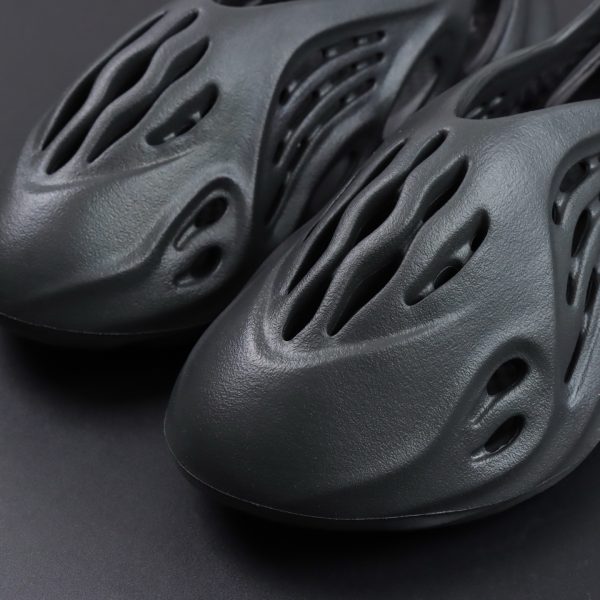 Front toebox view with ventilation holes on Yeezy Foam Runner Onyx