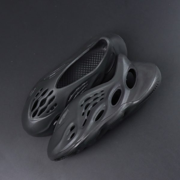 Top-down view of Yeezy Foam Runner Onyx pair