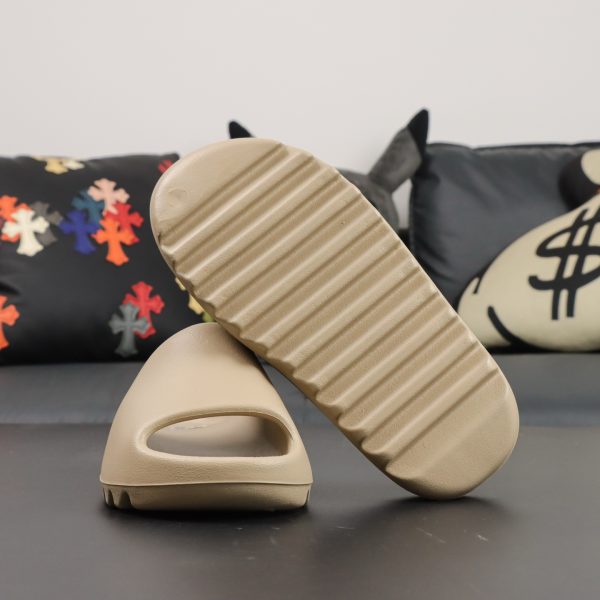 Ridged sole of Yeezy Slide Pure for grip and balance
